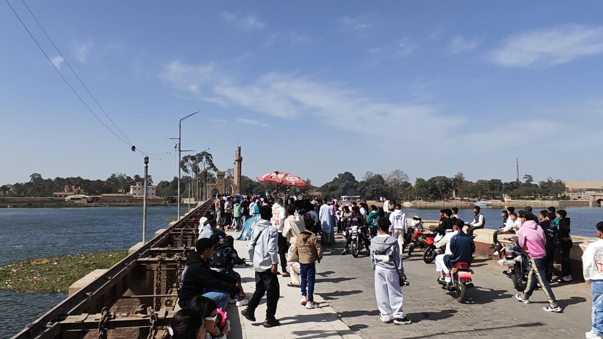 إقبال بحدائق القاهرة والقناطر في ثاني أيام العيد