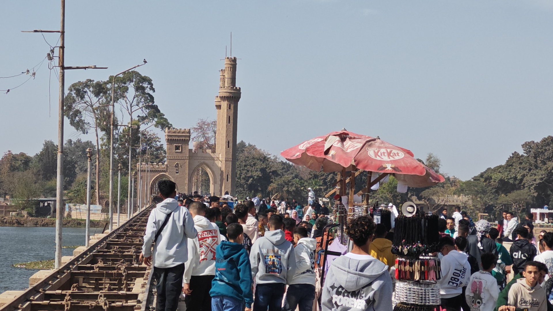 إقبال تاريخي بحدائق القاهرة 