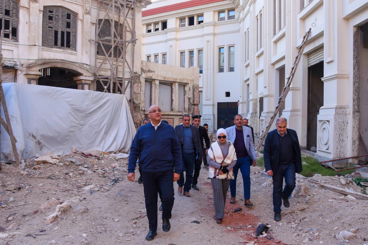 المحافظ يتفقد اعمال التطوير المحافظ يتفقد اعمال التطوير