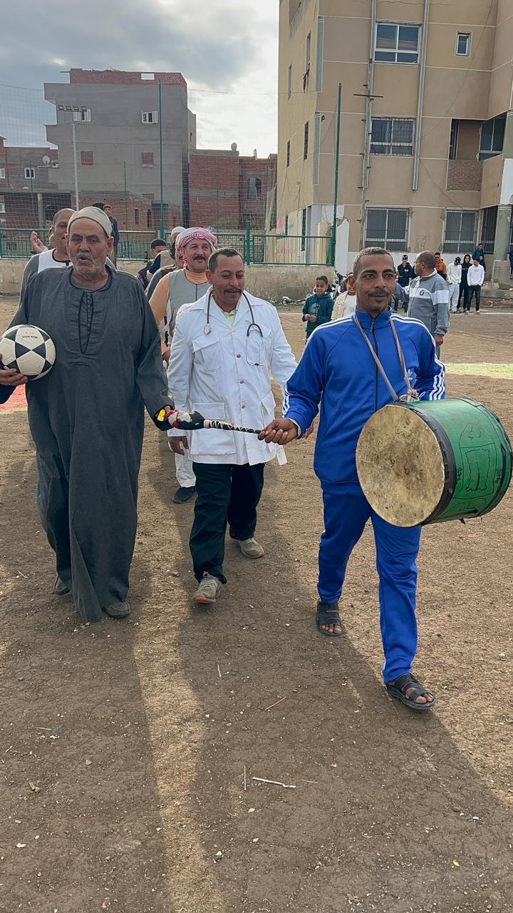 طبل وبالطو وسماعة