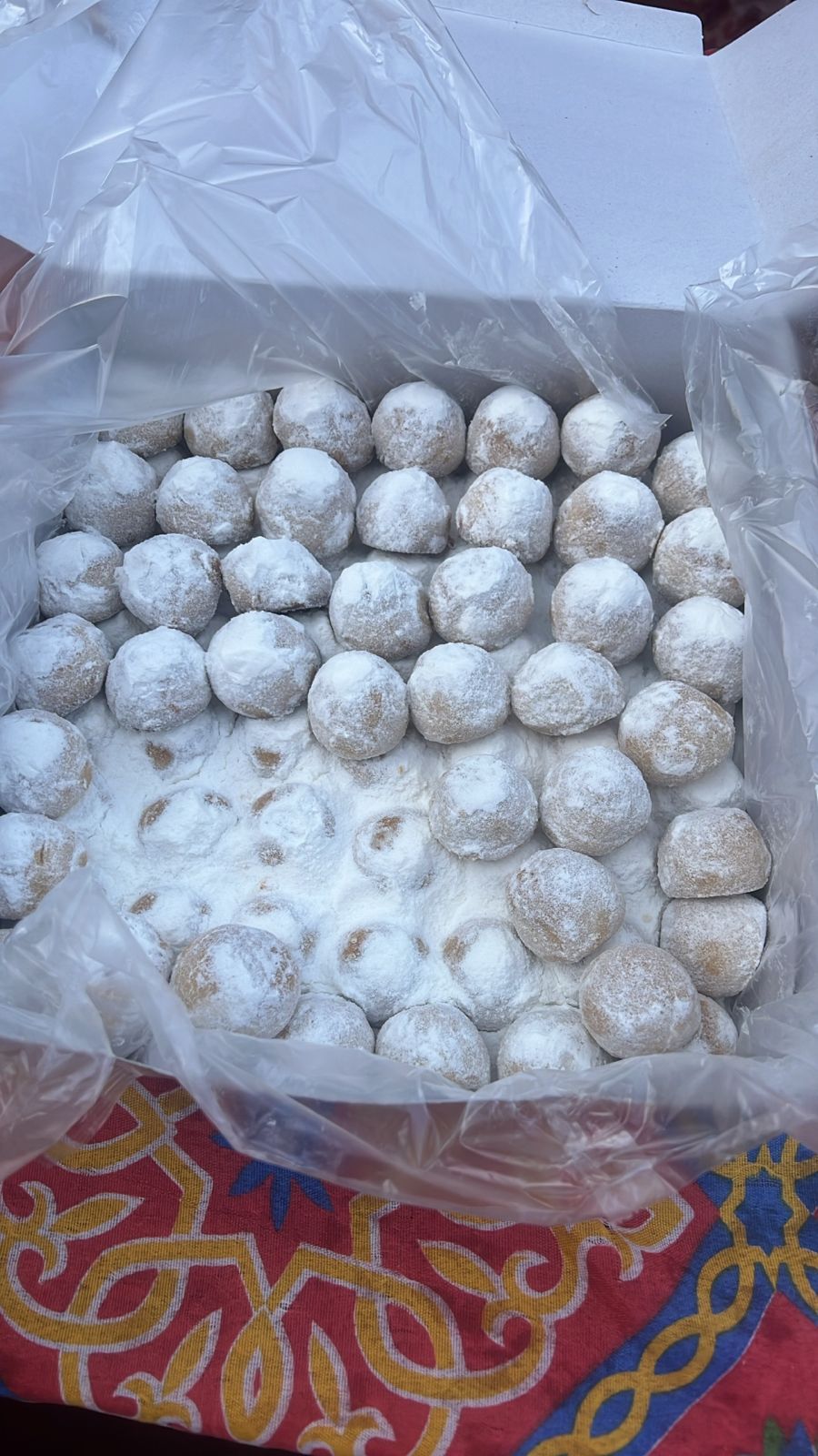 توزيع كعك العيد من خلال نقاط  الإطعام 