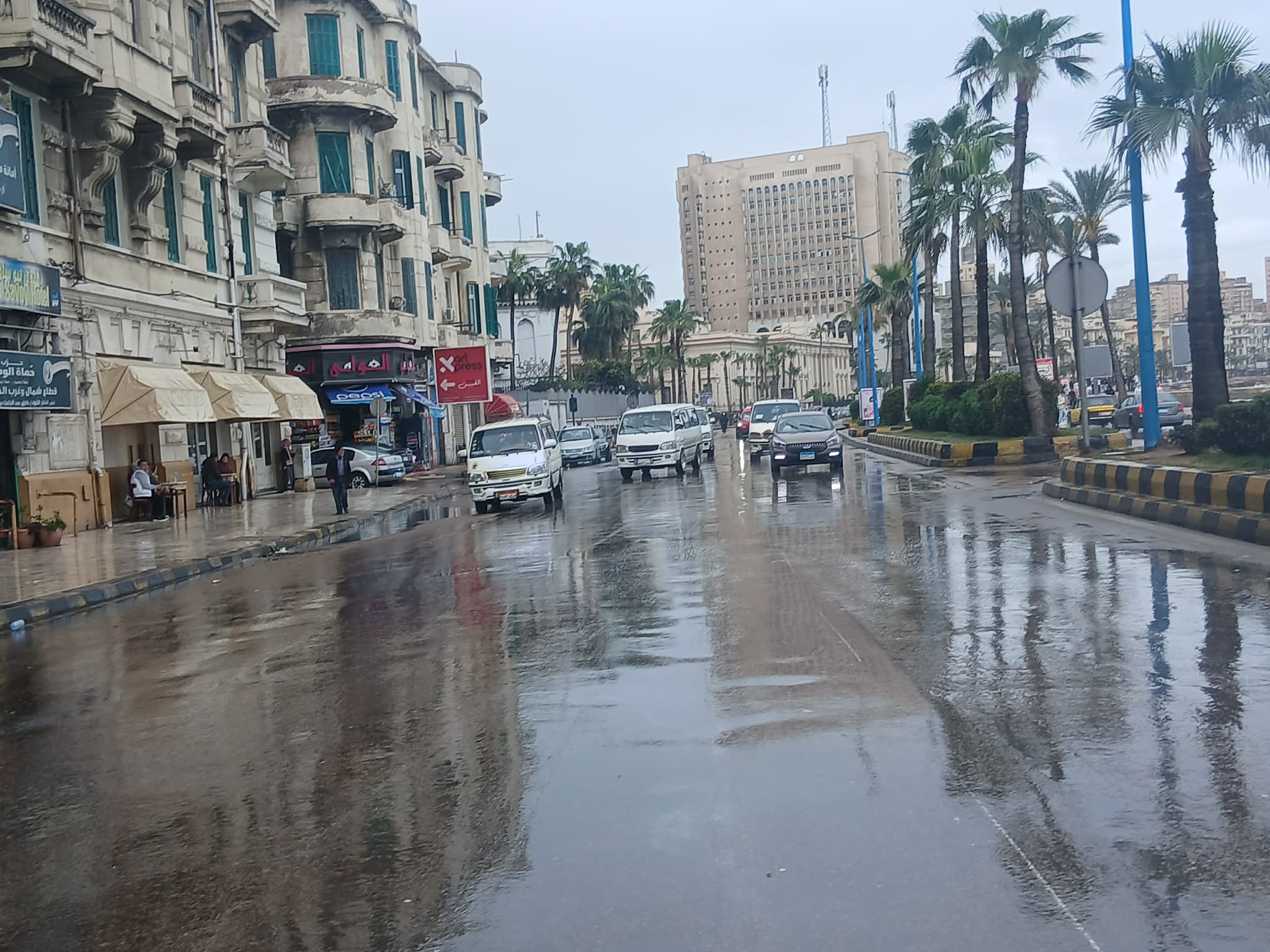 أمطار غزيرة على الإسكندرية أمطار غزيرة على الإسكندرية