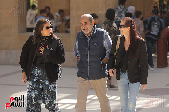 وجود الاسرة المصرية في حديقة الازهر وجود الاسرة المصرية في حديقة الازهر