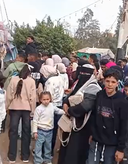 اقبال على حديقة صنعاء