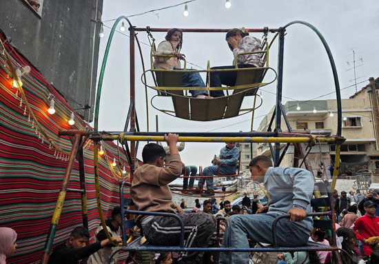 العيد فى غزة ضحك ولعب وحب