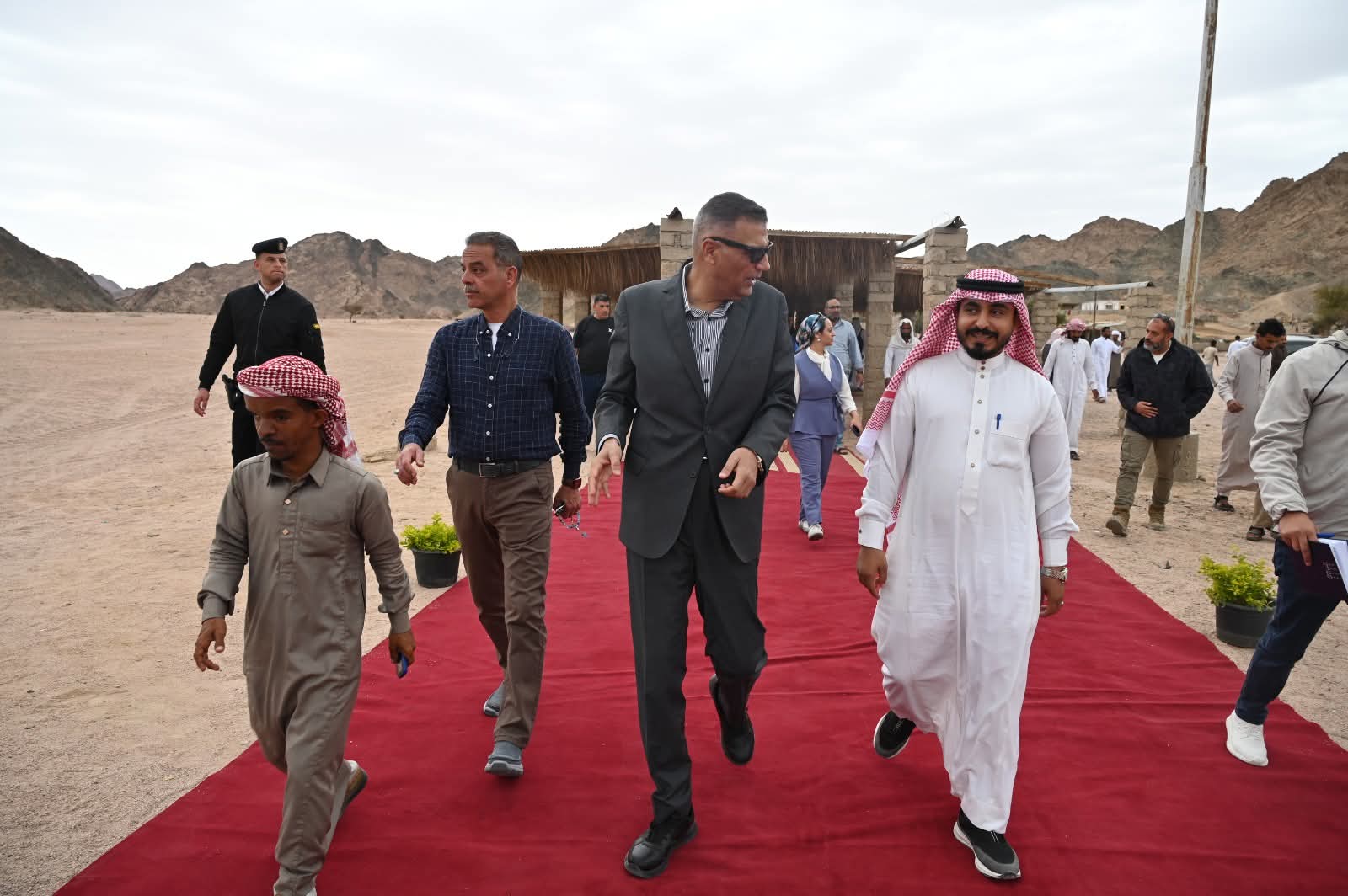 محافظ جنوب سيناء وأهالي ودادى خريزة