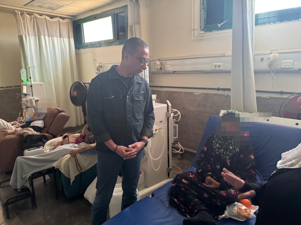 محافظ الجيزة يجرى جولة مفاجئة بمستشفى الصف 