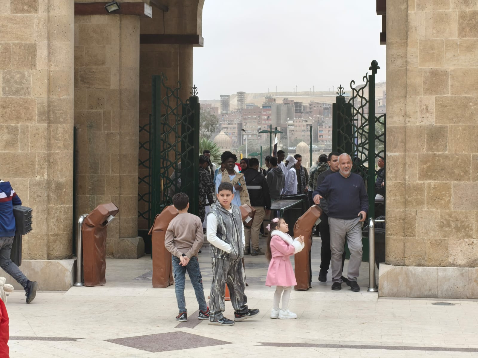 حديقة الأزهر تستقبل الزوار للاحتفال بعيد الفطر المبارك لليوم الثالث