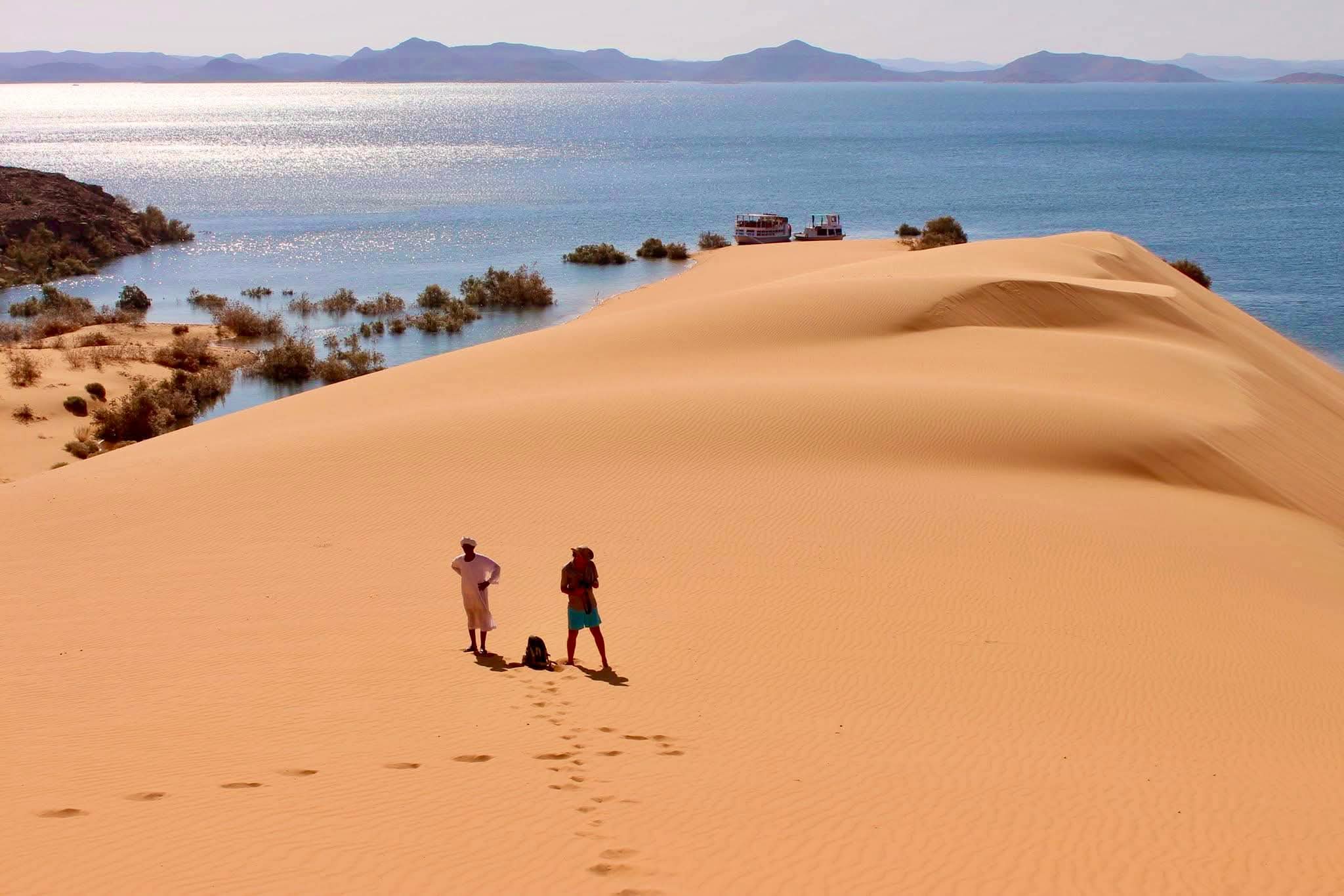 الطبيعة خلف السد 