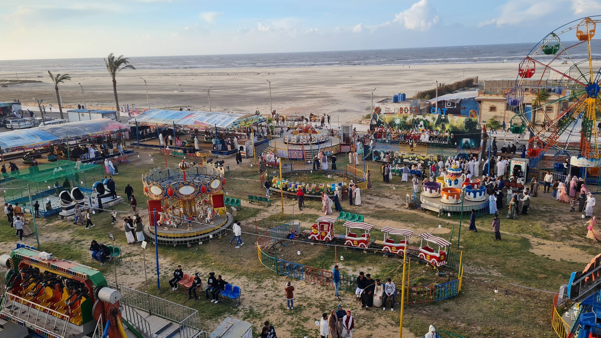 تواجد عدد كبير بملاهي بلطيم تواجد عدد كبير بملاهي بلطيم
