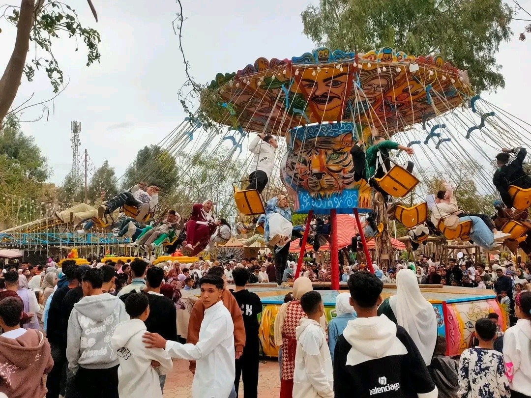 منطقة الألعاب في الحدائق