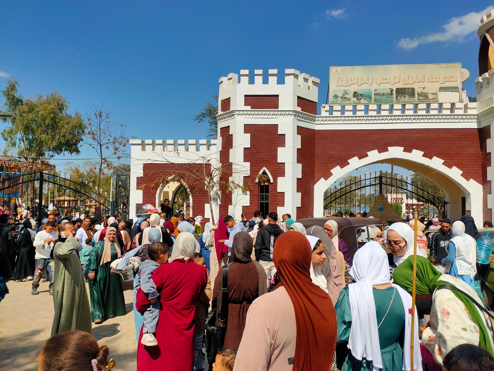 الإقبال على حدائق القناطر الخيرية