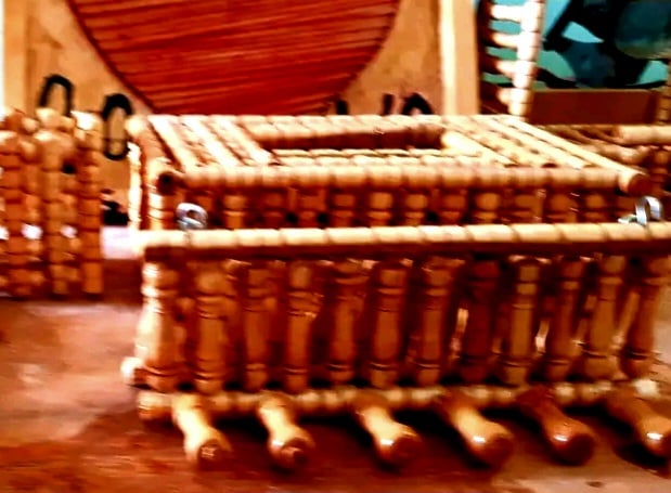 علبة مناديل من أرابيسك الجريد