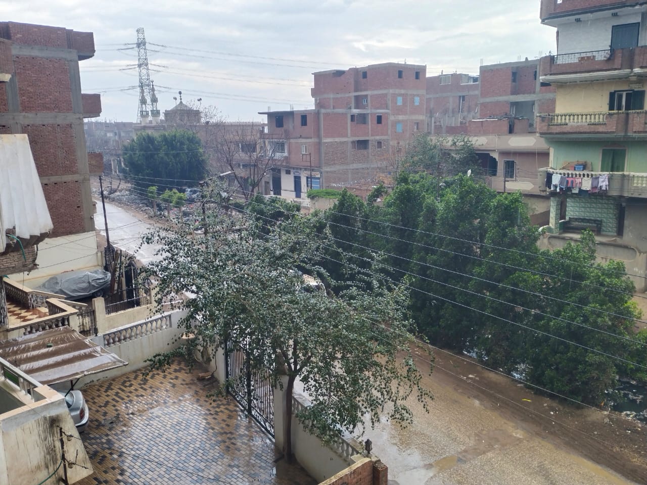 جانب من هطول الأمطار بالمحافظات اليوم