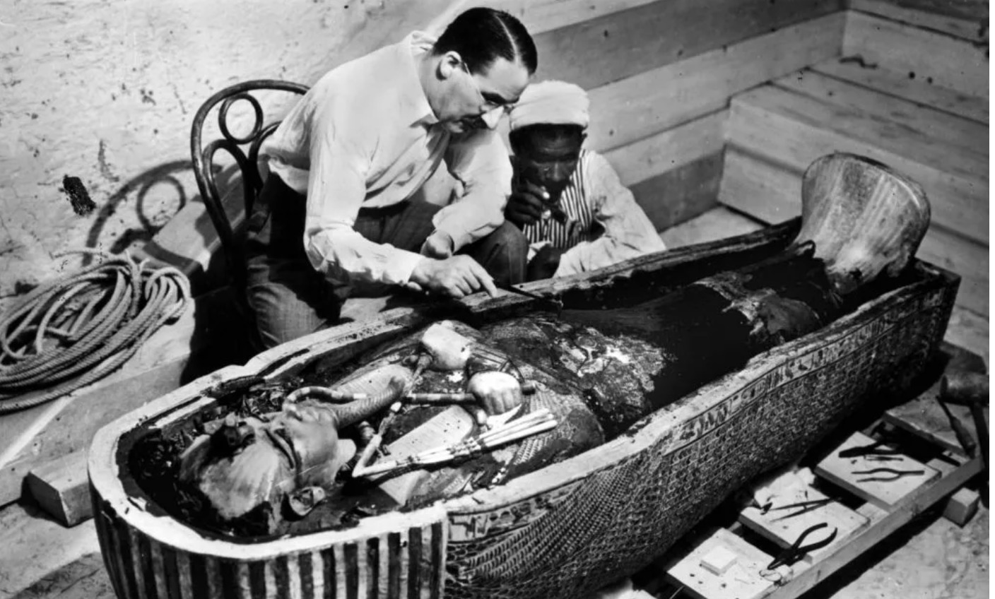 مكتشف مقبرة توت عنخ آمون