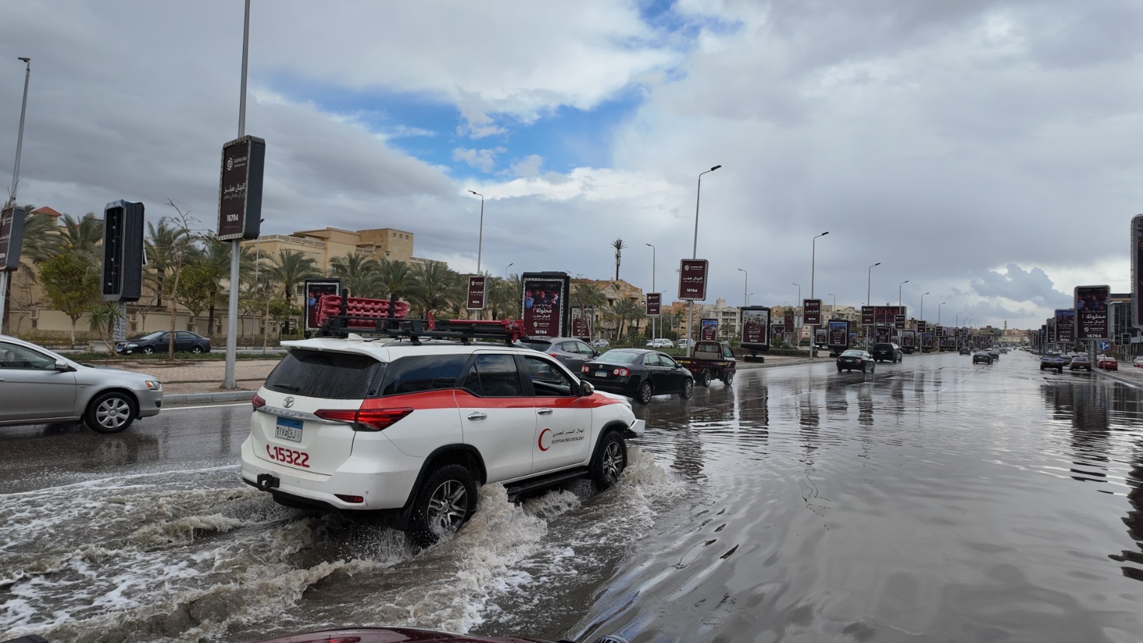 فرق الإنقاذ فى الشوارع