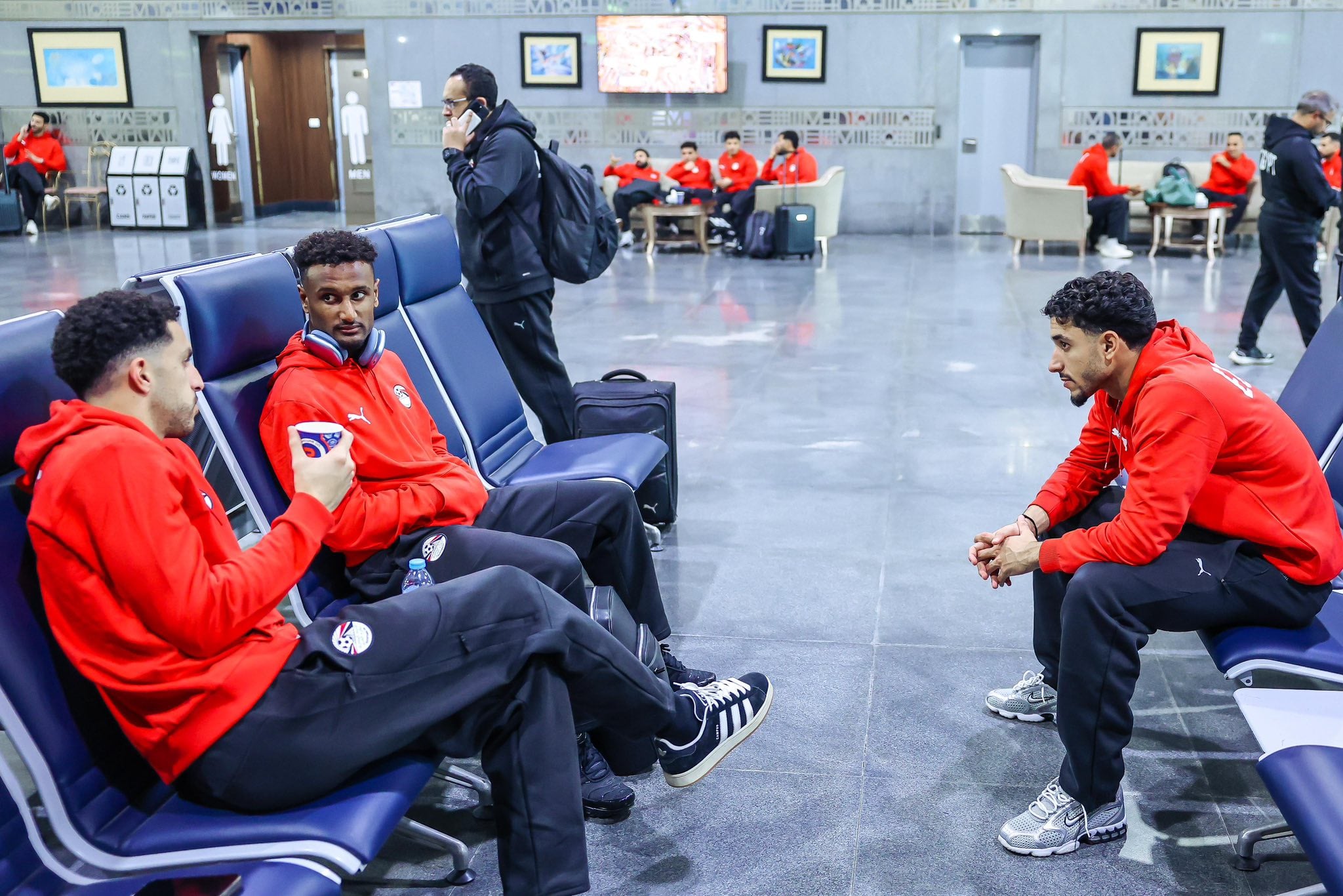 مرموش وهيثم وشوبير فى المطار