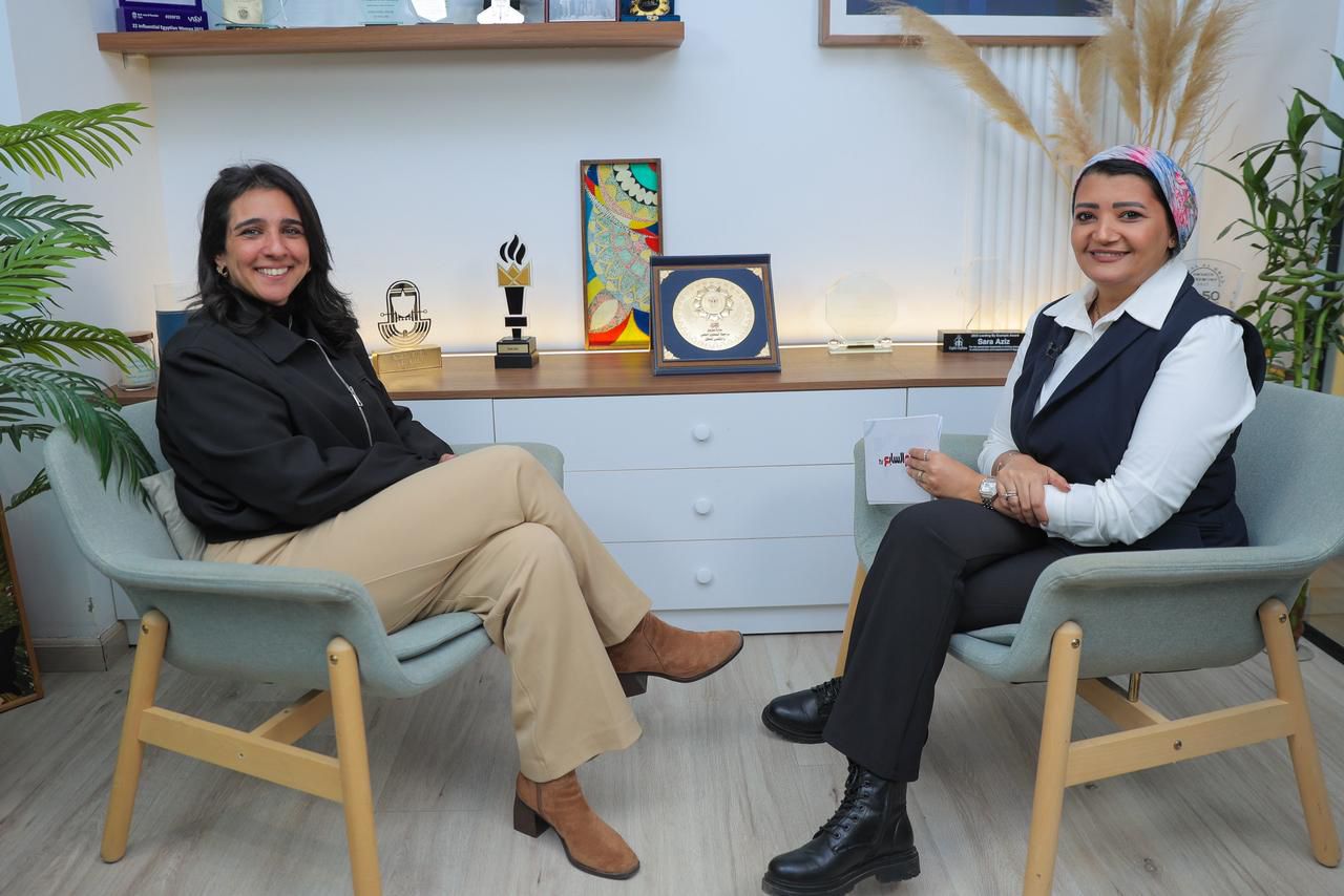 سارة عزيز وهمت سلامة