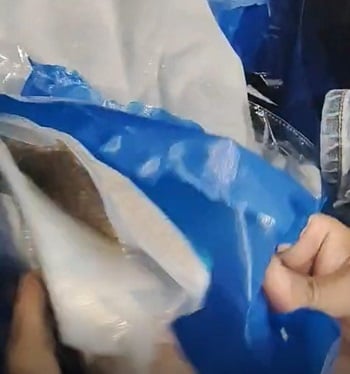 رجال الجمارك بمطار القاهرة ضبط الكمية من المخدرات (11)