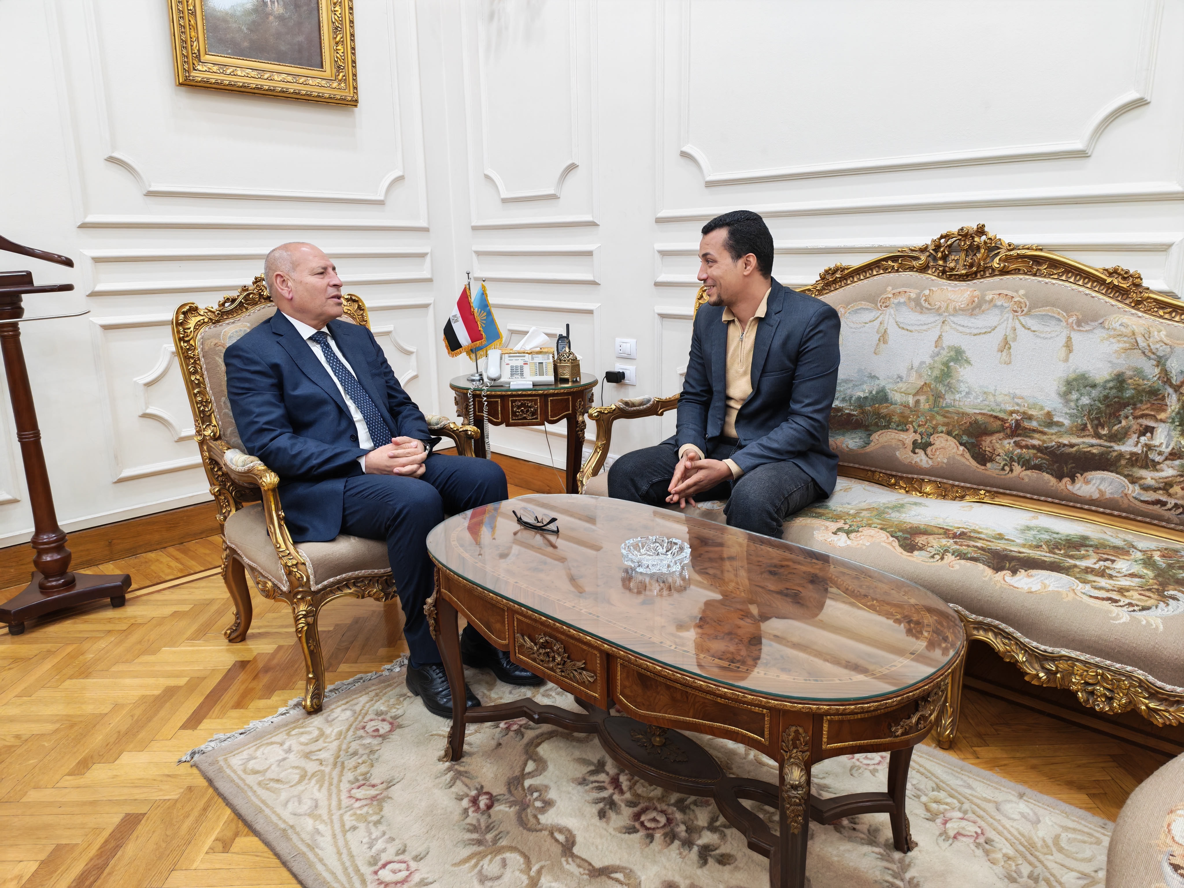 محافظ القاهرة وسيد الخلفاوى محرر اليوم السابع  (3)