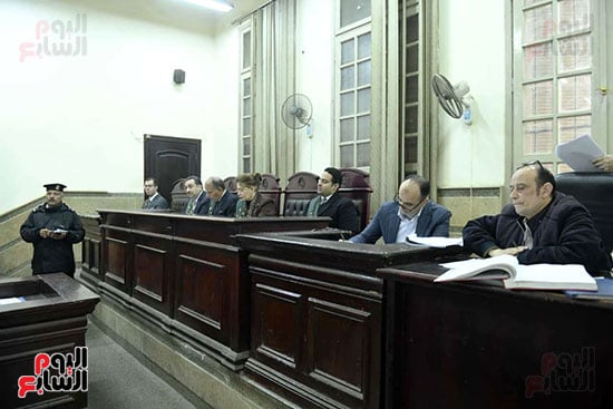 هيئة المحكمة تستمع للدفاع