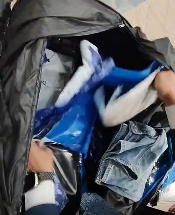 رجال الجمارك بمطار القاهرة ضبط الكمية من المخدرات (13)