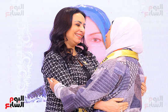 تكريم الأمهات المثاليات (9)