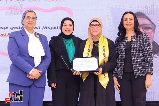 تكريم الأمهات المثاليات (2)