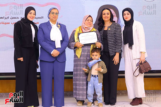 تكريم الأمهات المثاليات (5)