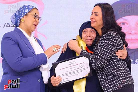 تكريم الأمهات المثاليات (1)