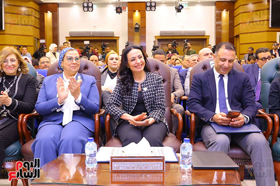 تكريم الأمهات المثاليات (18)