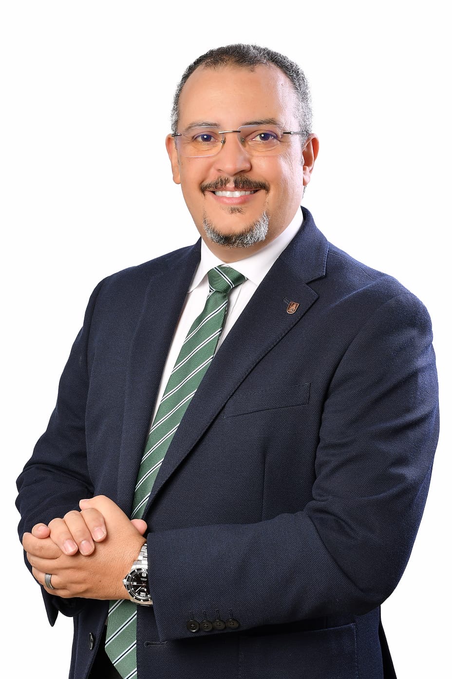 الدكتور طارق صلاح أستاذ جراحة قلب وصدر الأطفال