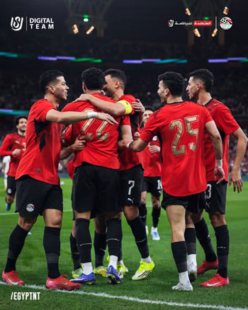 احتفال لاعبى المنتخب الوطنى