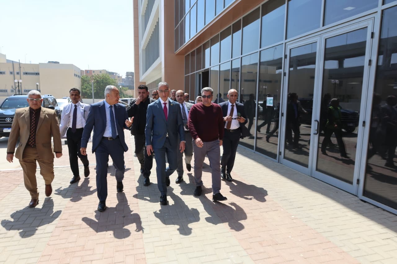 محافظ الجيزة (2)