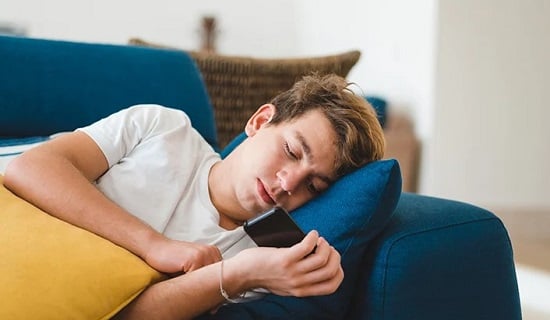 ابراج تفضل الجلوس فى المنزل