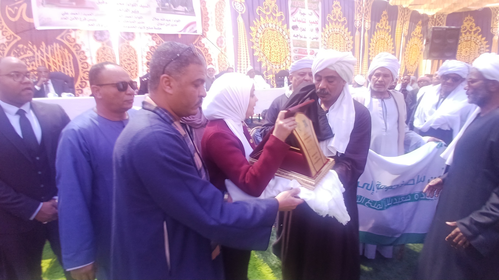 تكريم أهل الصفح والعفو
