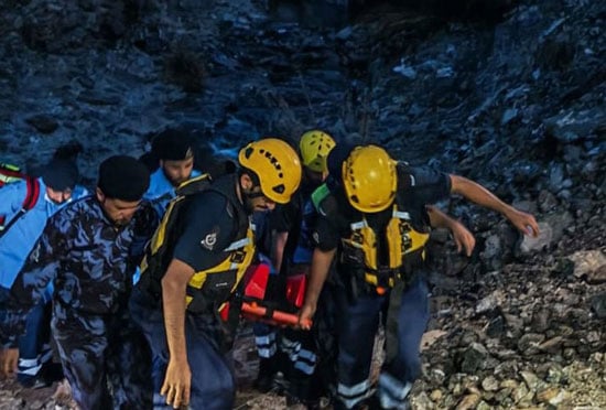 انتشال بعض الضحايا انتشال بعض الضحايا