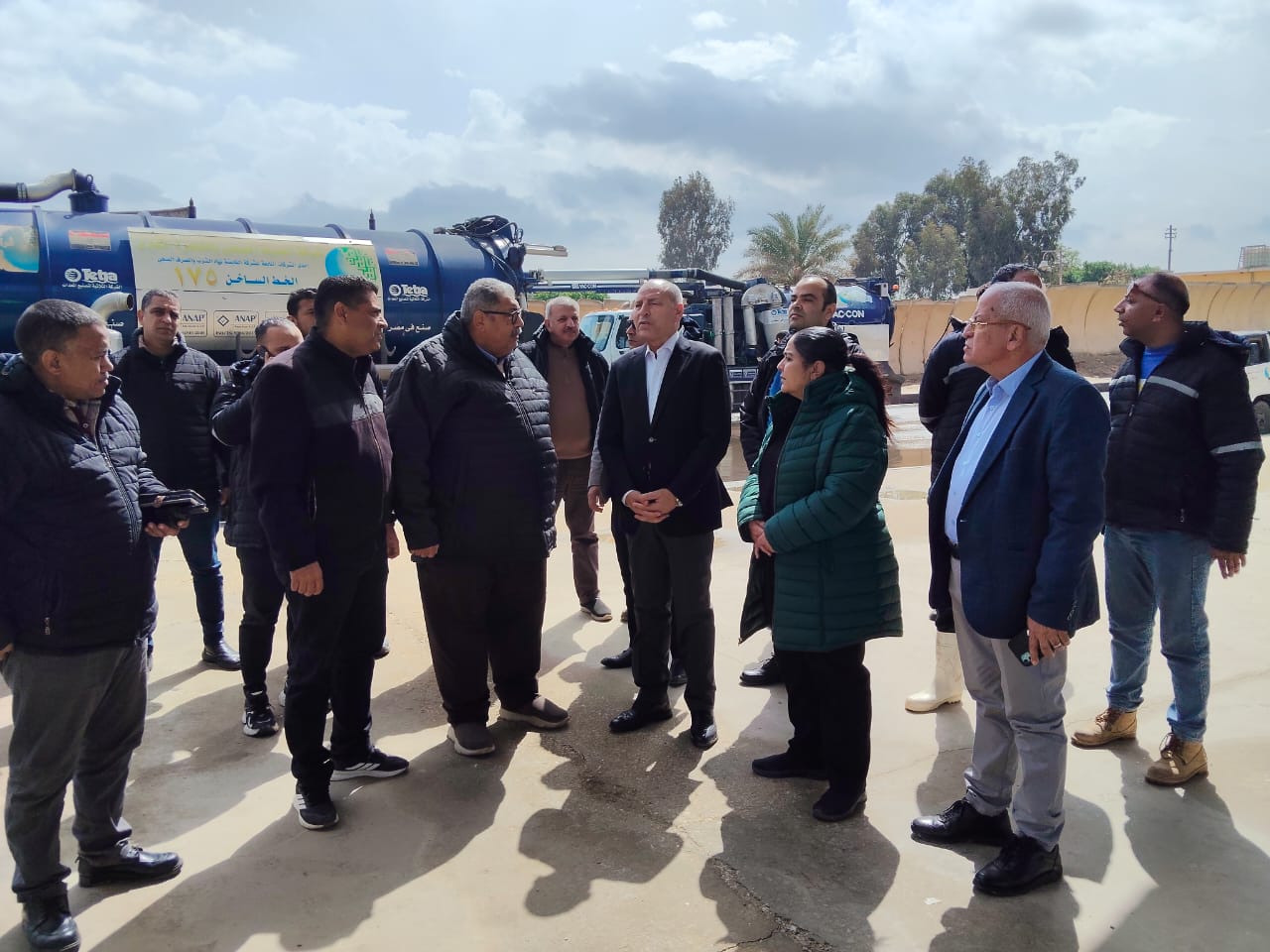 جولة ميدانية لمحافظ القاهرة للإشراف على رفع مياه الأمطار جولة ميدانية لمحافظ القاهرة للإشراف على رفع مياه الأمطار