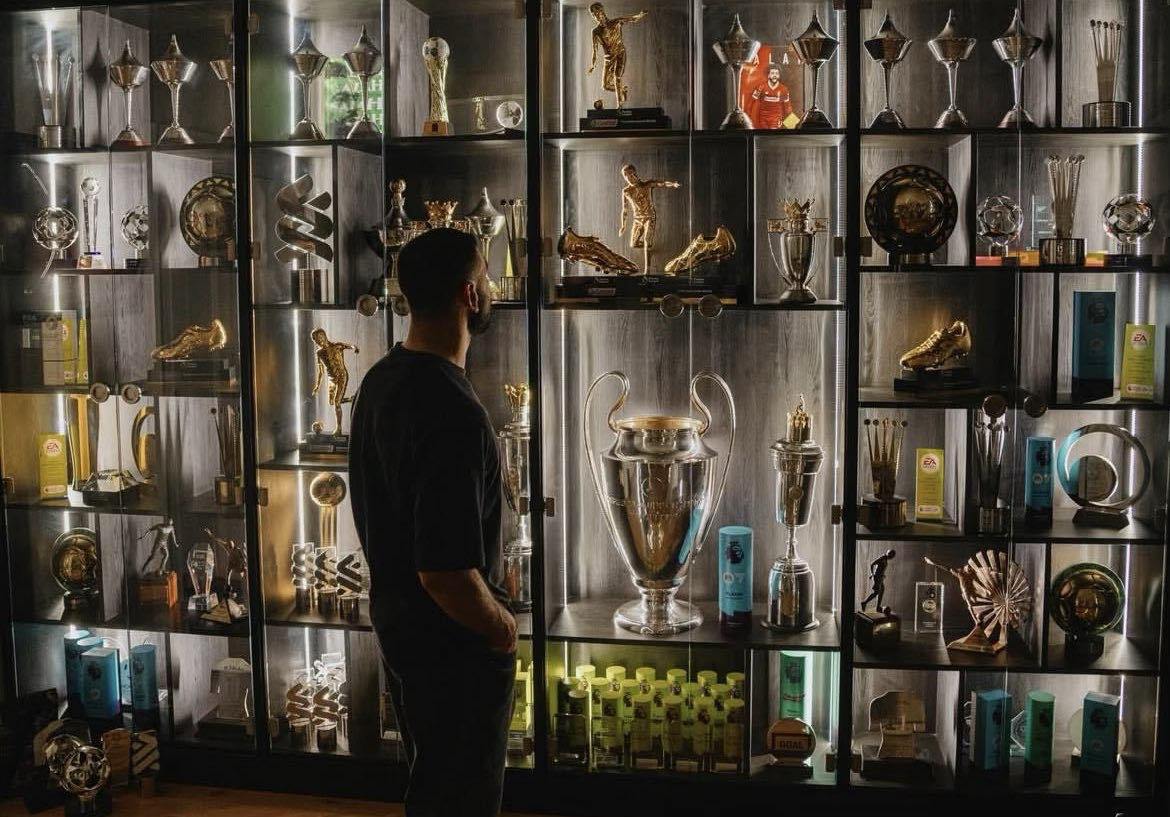 محمد صلاح يستعرض بطولاته محمد صلاح يستعرض بطولاته