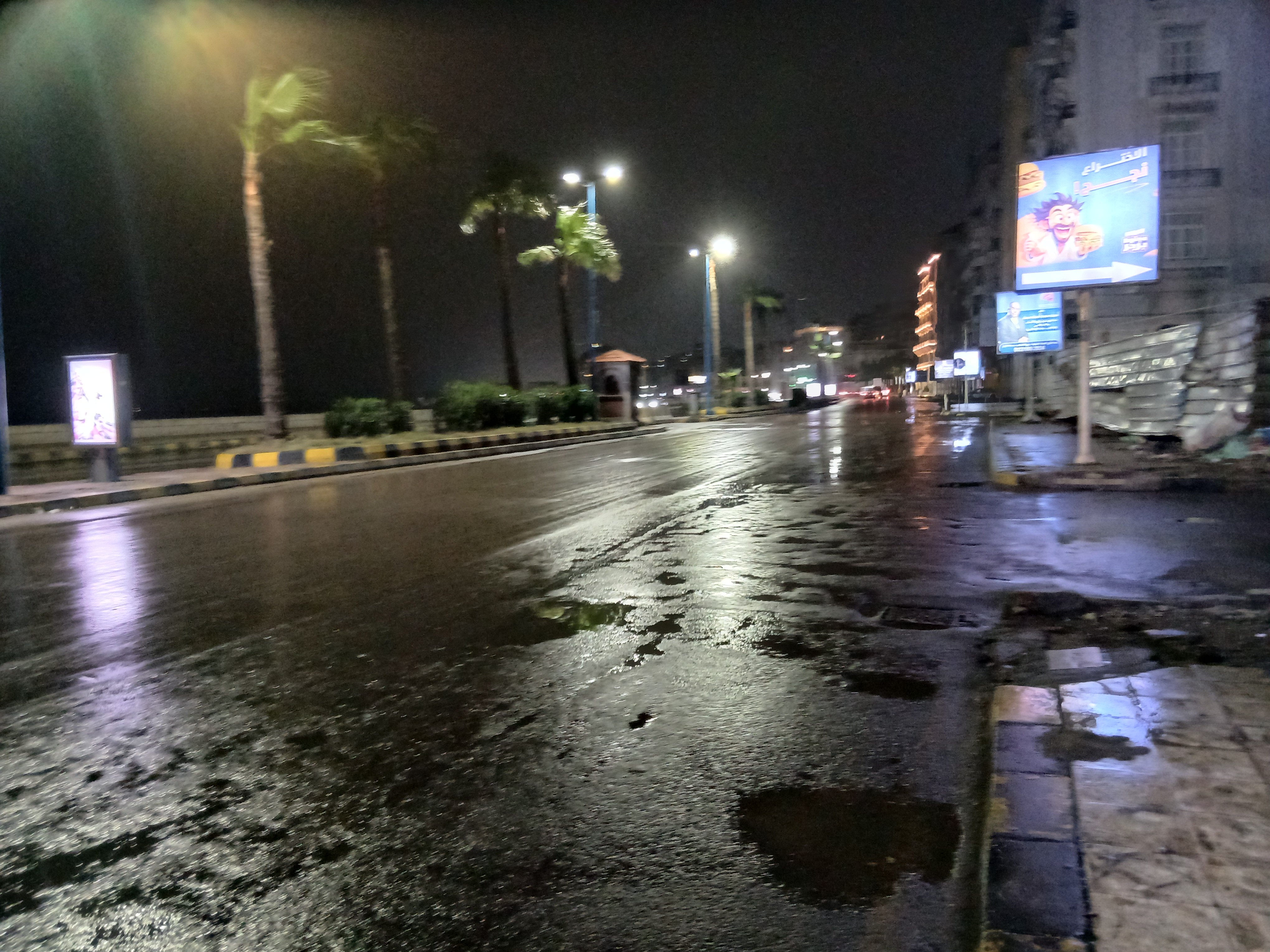 امطار غزيرة ليلا في الإسكندرية امطار غزيرة ليلا في الإسكندرية