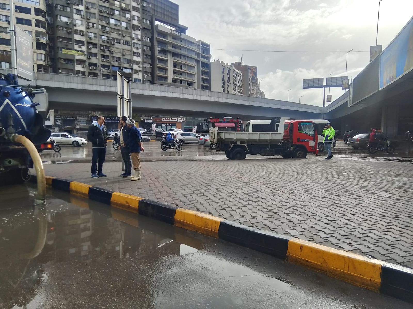 رفع مياه الأمطار بحي العجوزة 