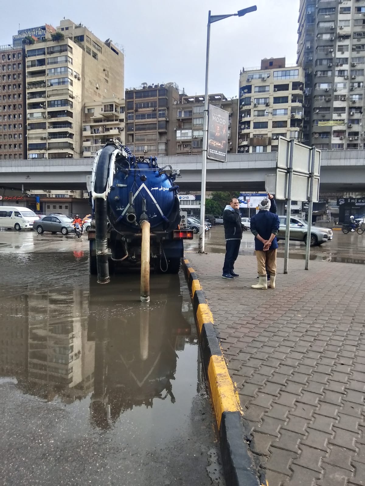 رفع مياه الأمطار بحي العجوزة 