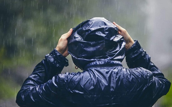 نصائح للخروج من المنزل وقت هطول الأمطار نصائح للخروج من المنزل وقت هطول الأمطار