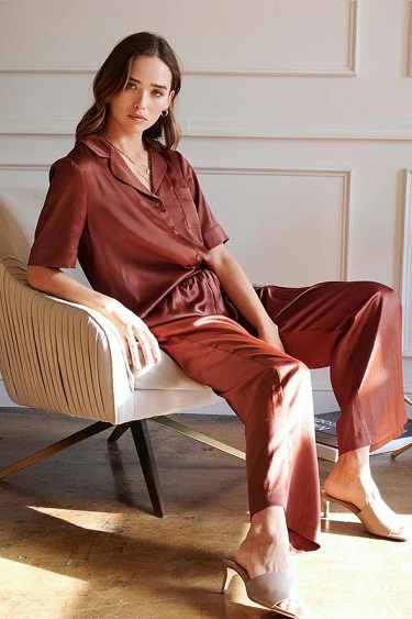 بيجامة ستان