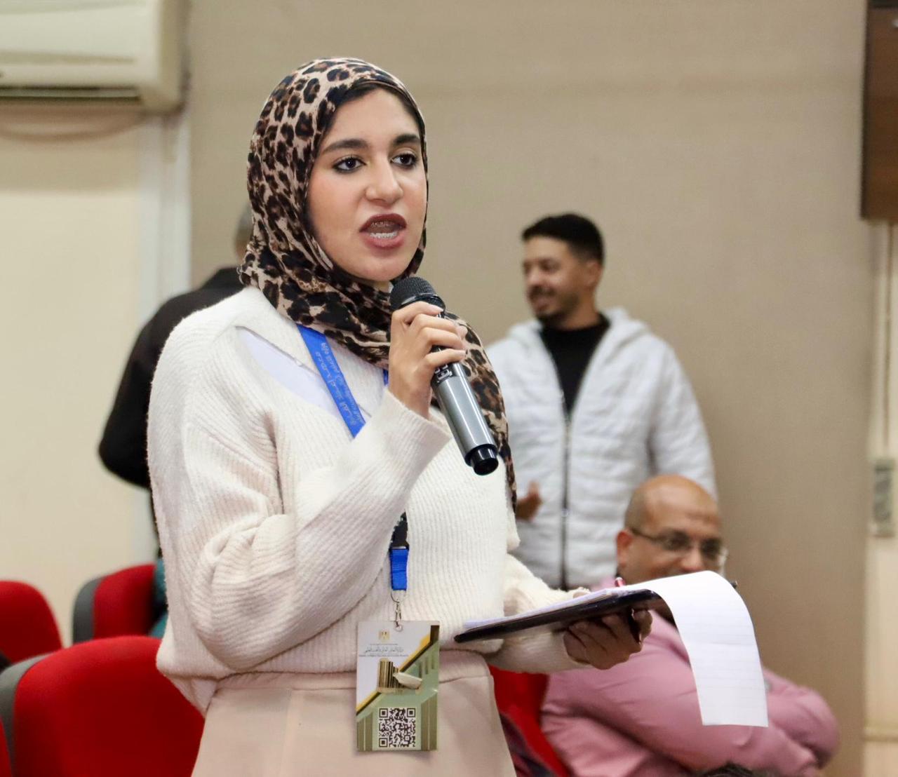 مشاركة طلاب الجامعات فى ملتقى  قيم  لمعهد إعداد القادة