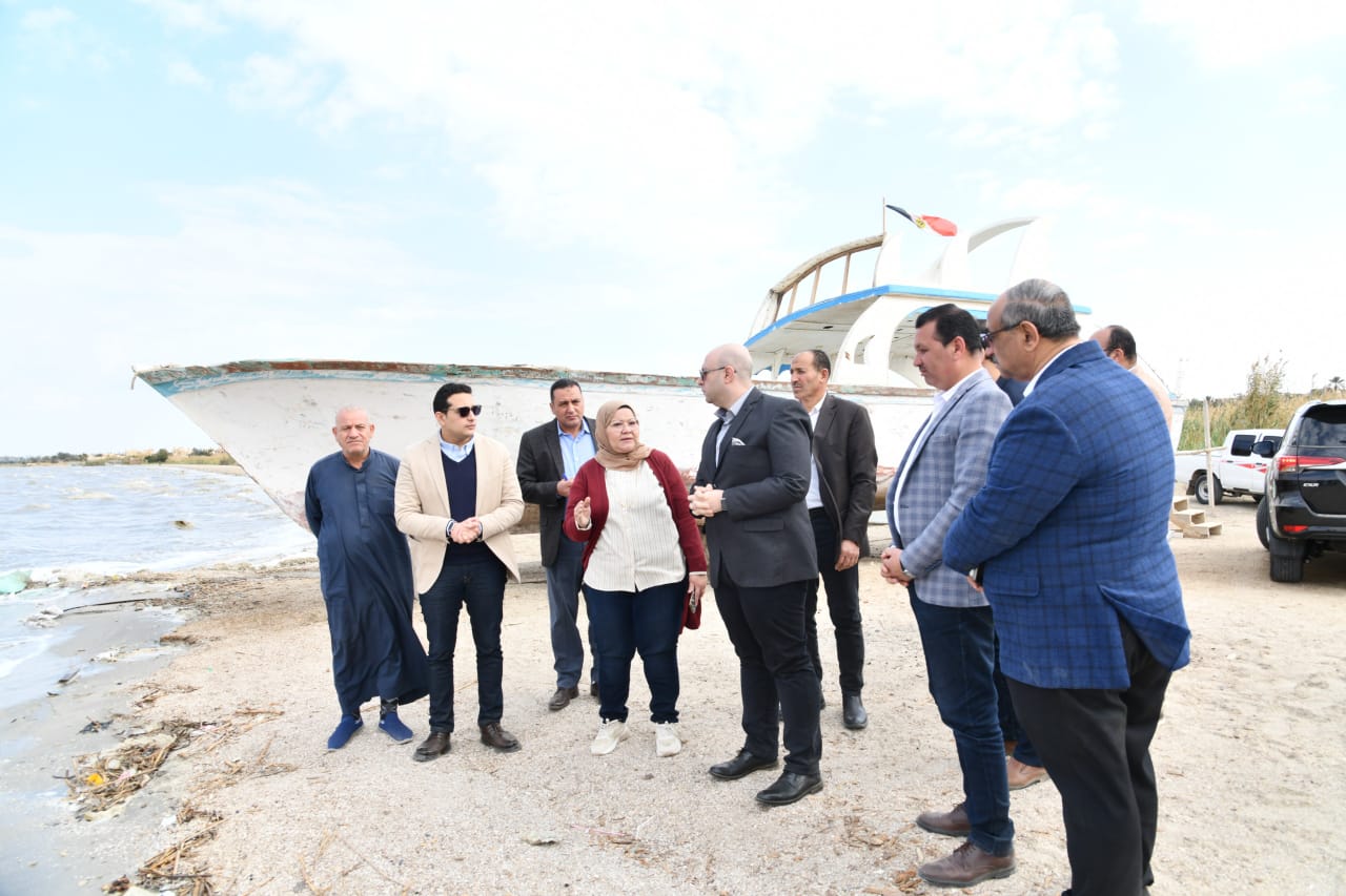 محافظ الفيوم خلال الجولة محافظ الفيوم خلال الجولة