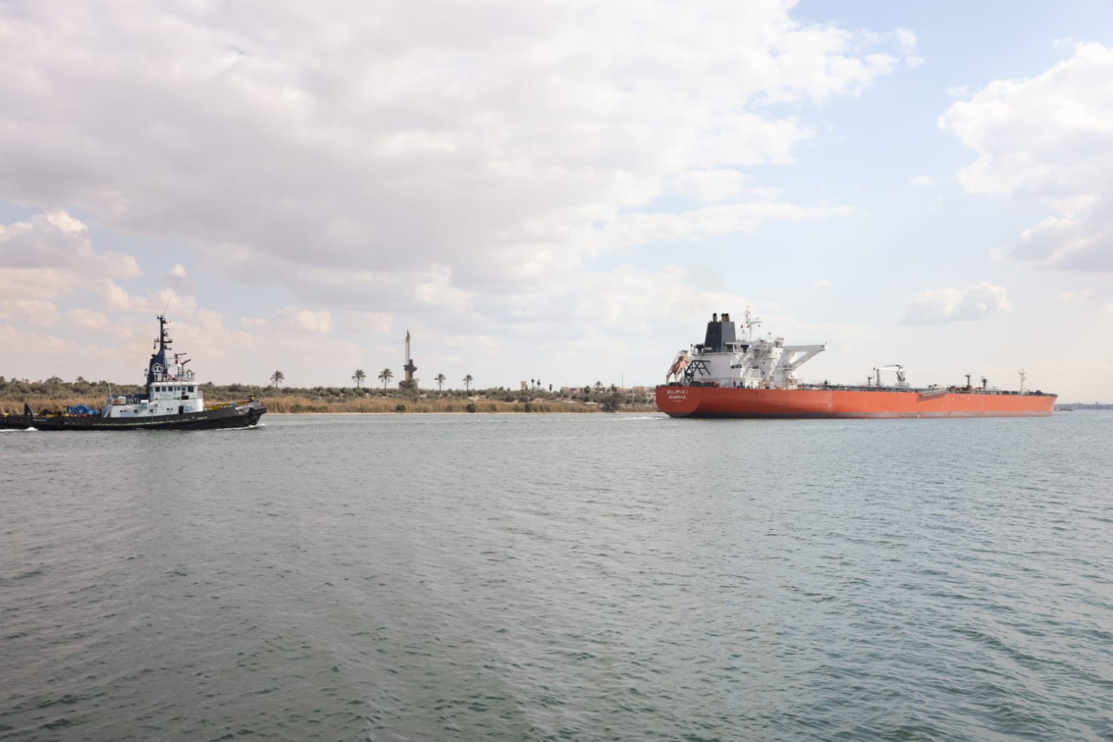 انتظام حركة الملاحة في قناة السويس