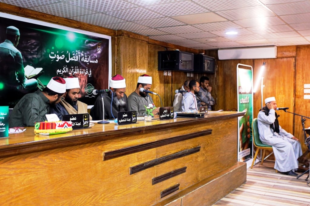 جانب من المسابقة جانب من المسابقة