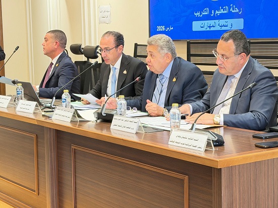 اجتماع مشترك للجنتي الصحة والتعليم بالنواب لمناقشة تدريب الأطقم الطبية  (3)