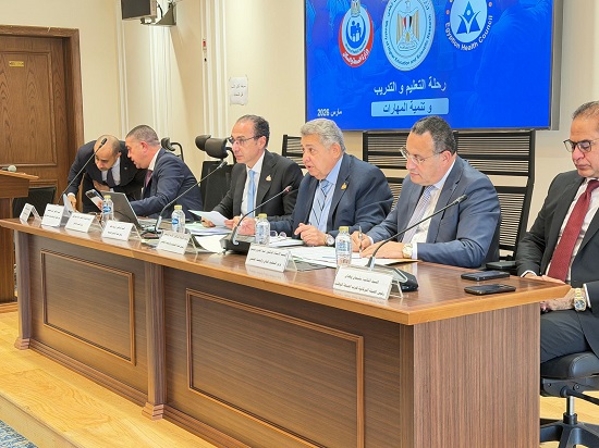 اجتماع مشترك للجنتي الصحة والتعليم بالنواب لمناقشة تدريب الأطقم الطبية  (2)